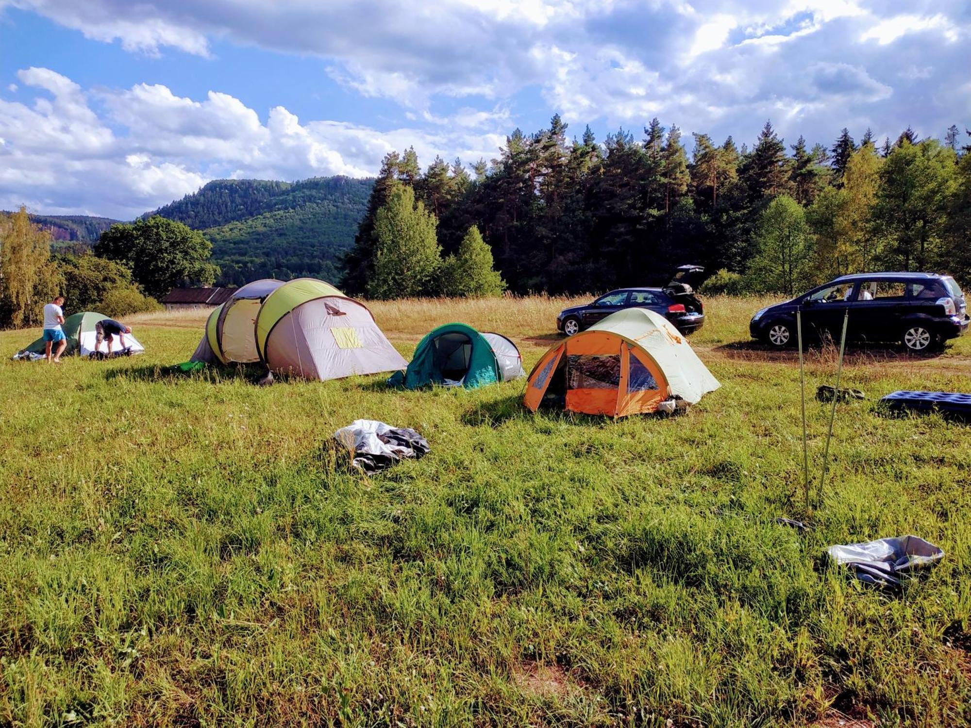 Gory Stolowe Camp -Miejsce Na Kamper, Przyczepe Lub Namiot Radkow Exterior foto